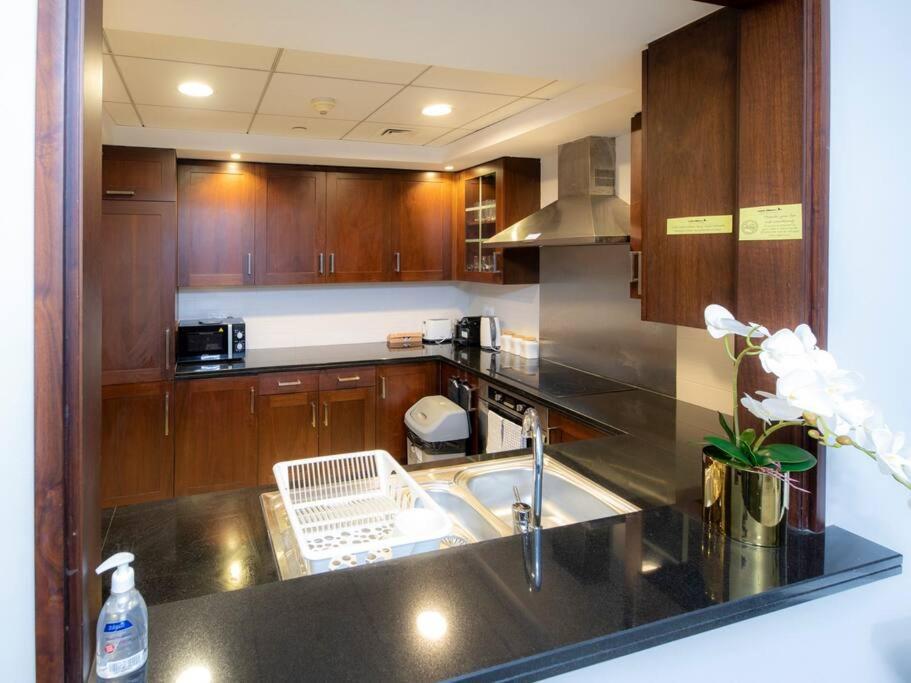 First Class 2Br With Full Burj Khalifa And Fountain View دبي المظهر الخارجي الصورة