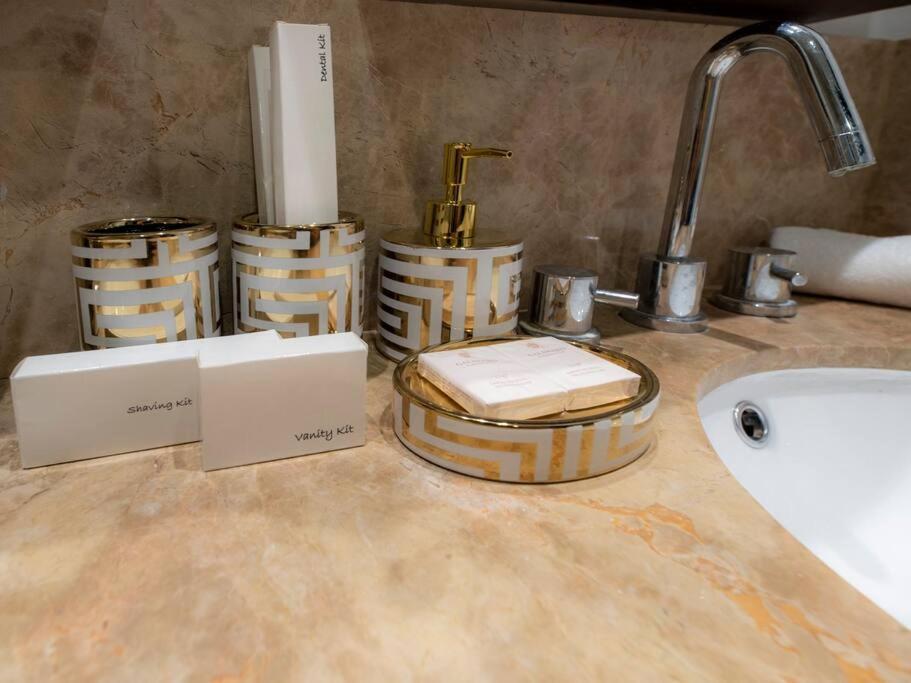 First Class 2Br With Full Burj Khalifa And Fountain View دبي المظهر الخارجي الصورة