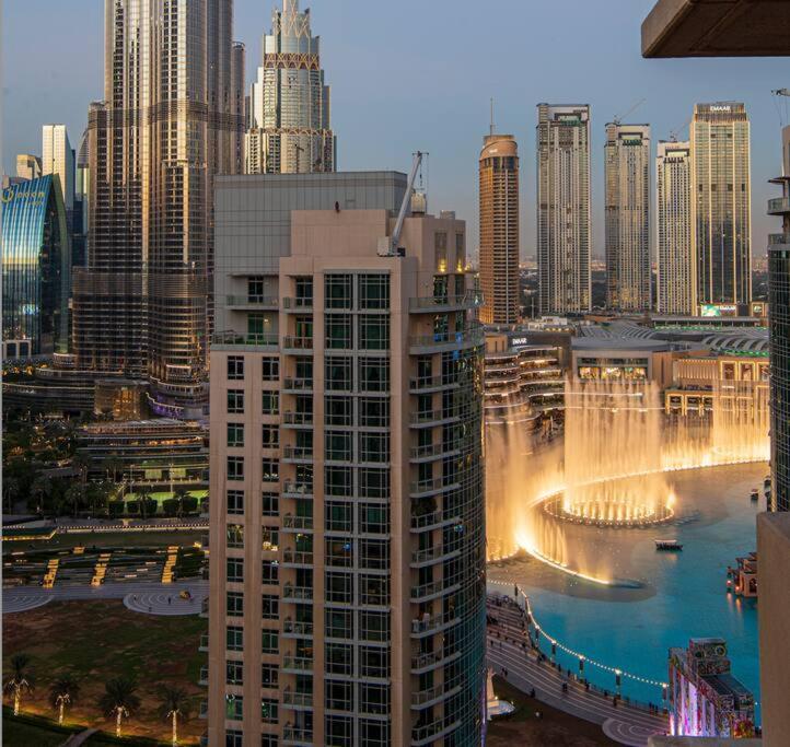 First Class 2Br With Full Burj Khalifa And Fountain View دبي المظهر الخارجي الصورة