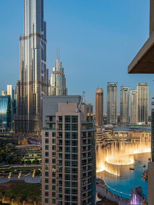 First Class 2Br With Full Burj Khalifa And Fountain View دبي المظهر الخارجي الصورة