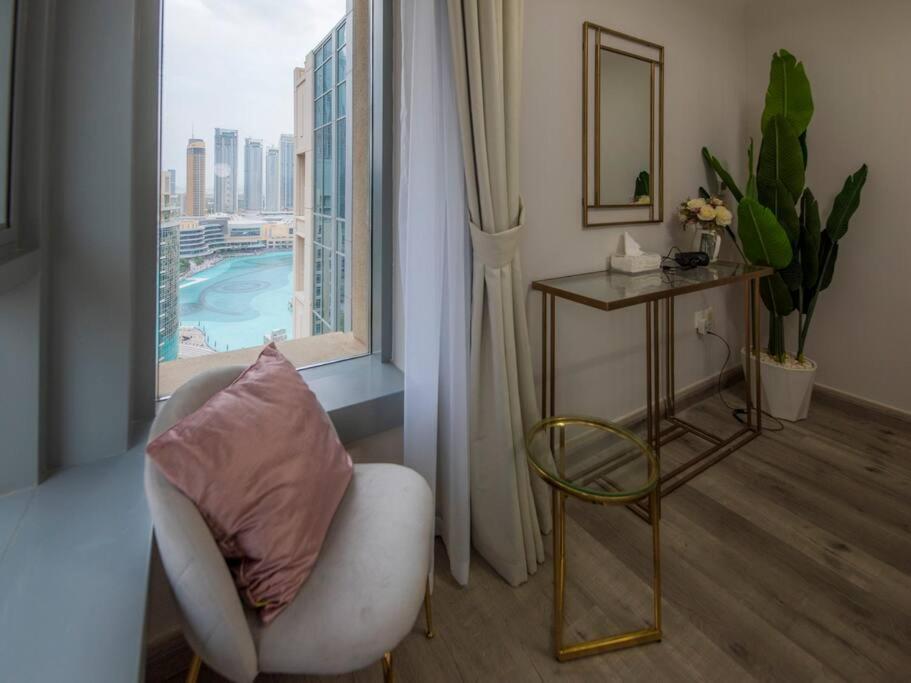 First Class 2Br With Full Burj Khalifa And Fountain View دبي المظهر الخارجي الصورة