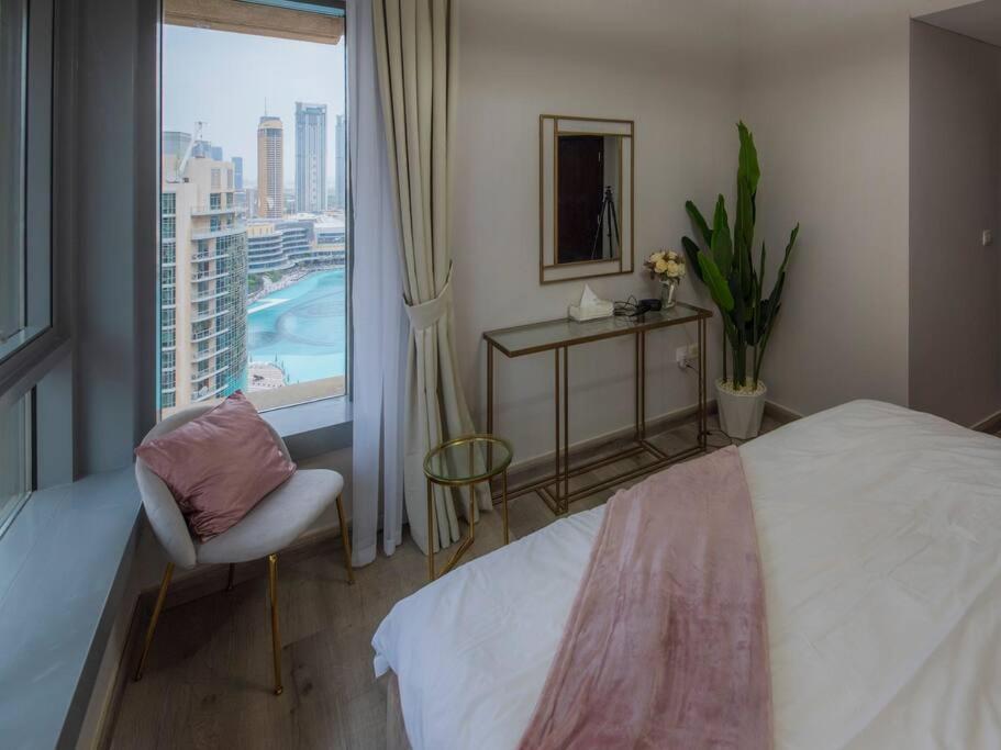 First Class 2Br With Full Burj Khalifa And Fountain View دبي المظهر الخارجي الصورة