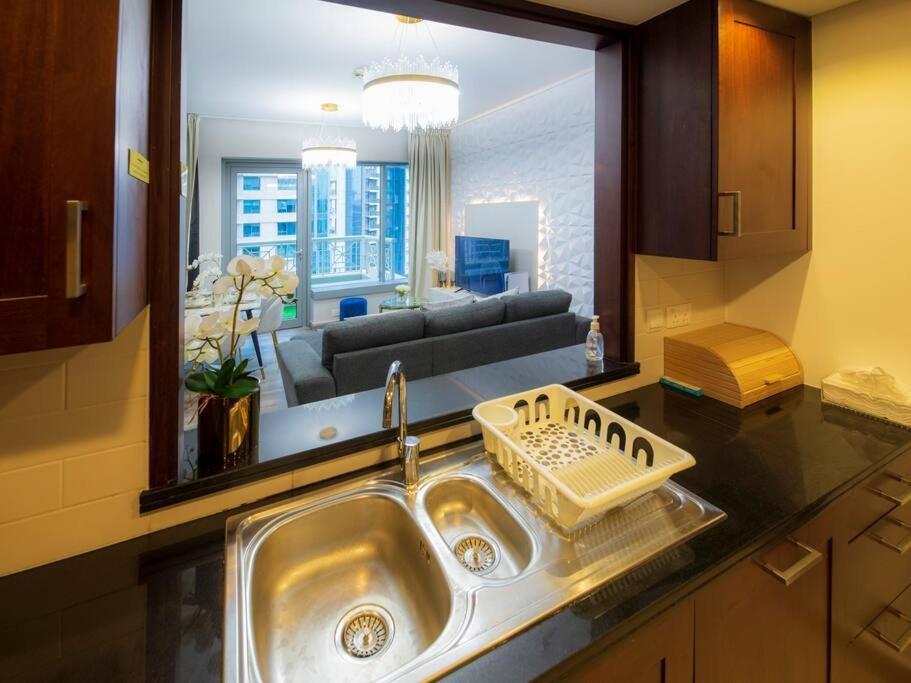 First Class 2Br With Full Burj Khalifa And Fountain View دبي المظهر الخارجي الصورة