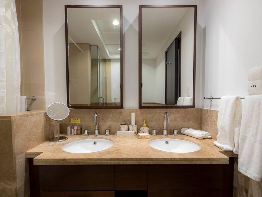 First Class 2Br With Full Burj Khalifa And Fountain View دبي المظهر الخارجي الصورة