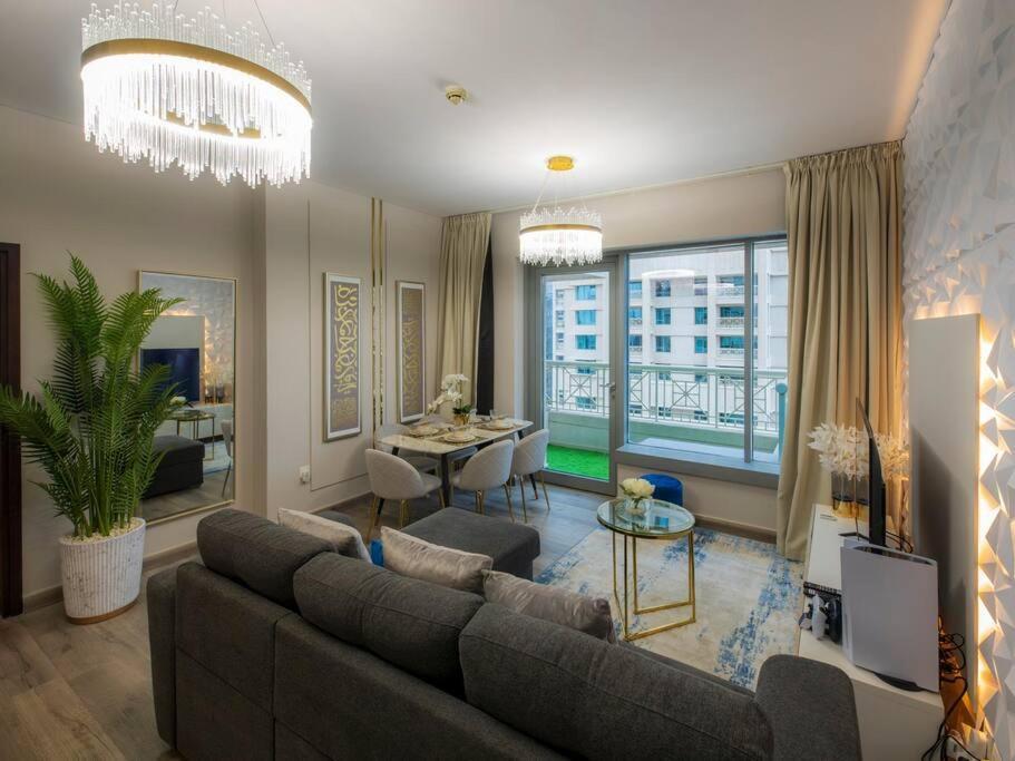 First Class 2Br With Full Burj Khalifa And Fountain View دبي المظهر الخارجي الصورة