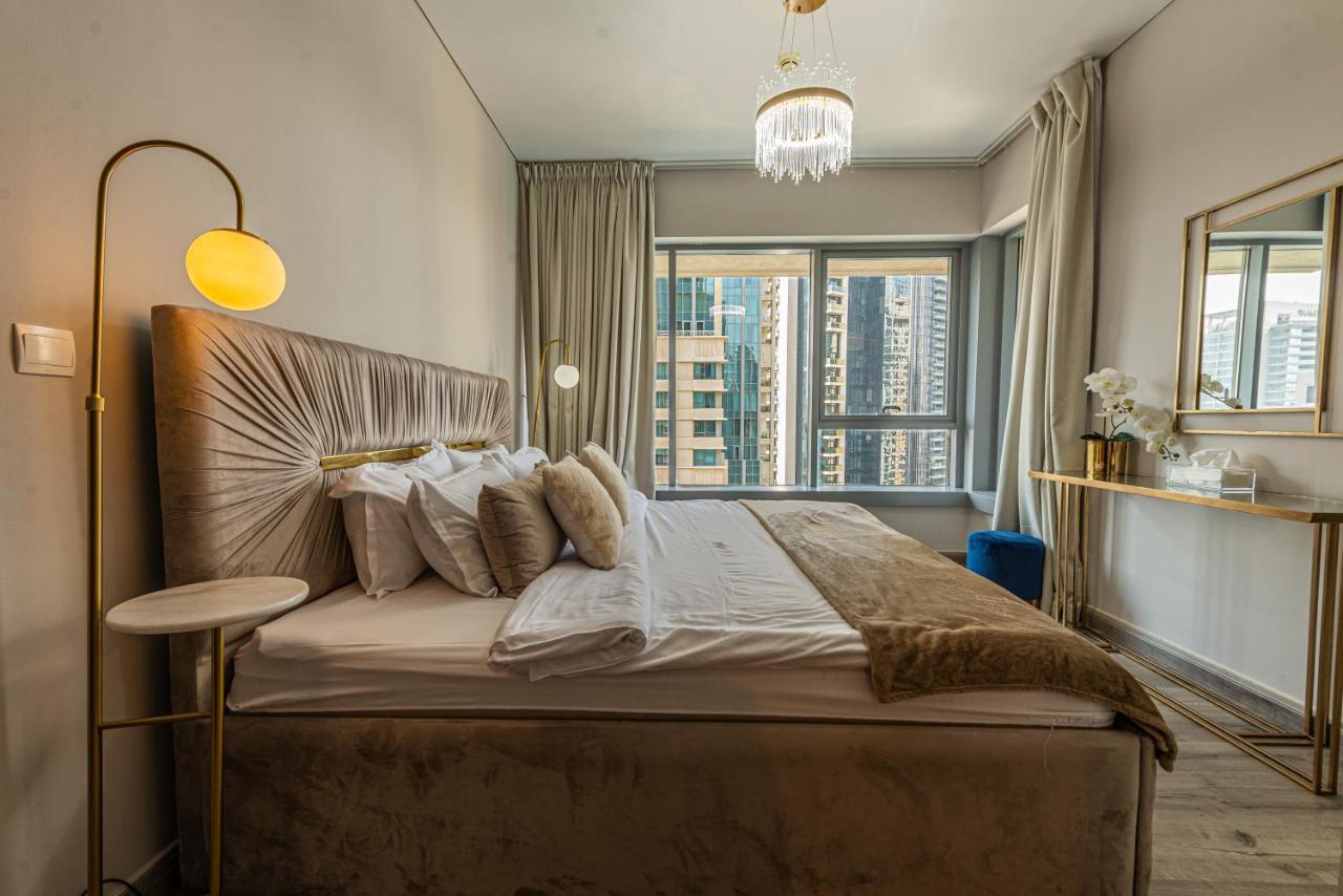 First Class 2Br With Full Burj Khalifa And Fountain View دبي المظهر الخارجي الصورة
