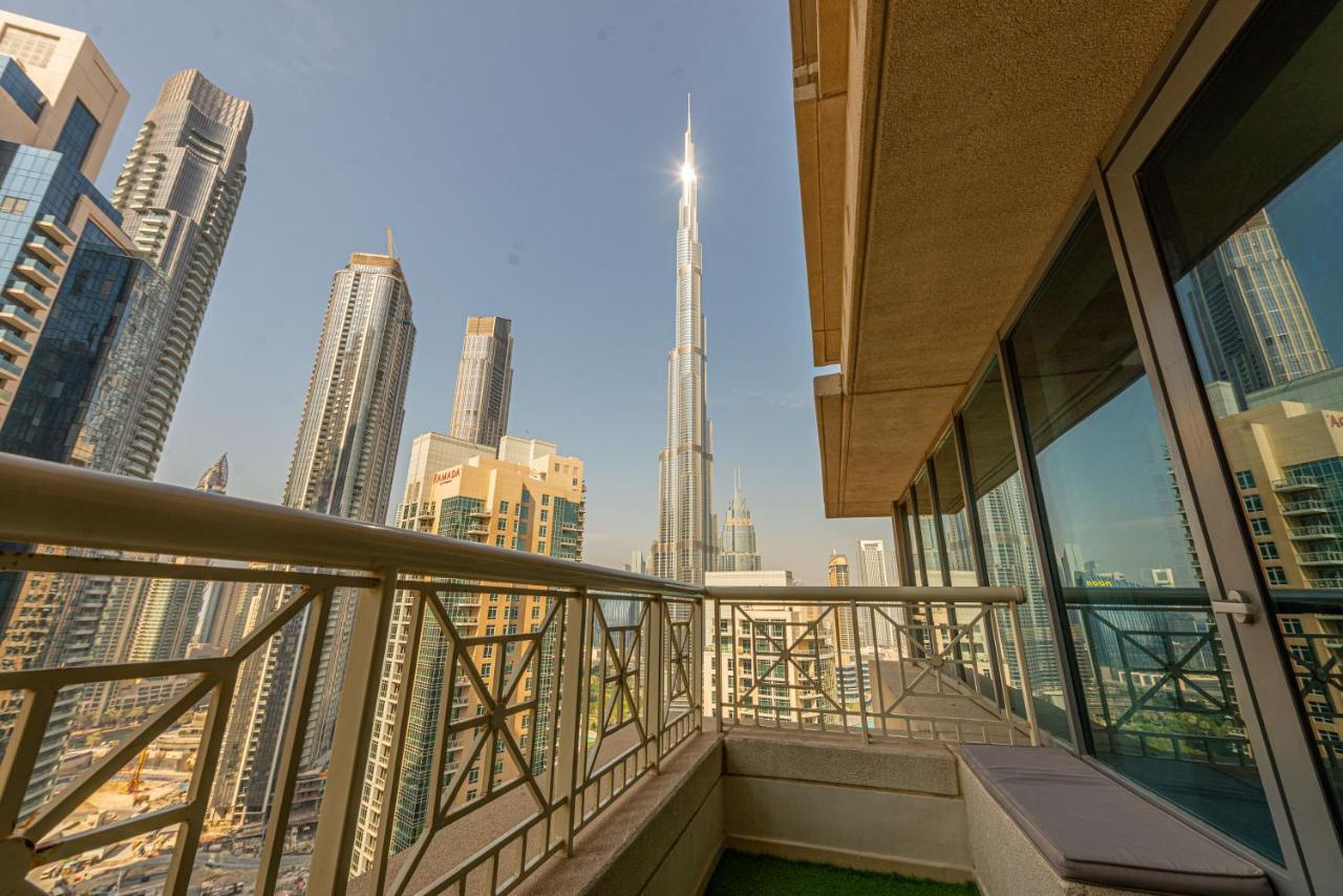 First Class 2Br With Full Burj Khalifa And Fountain View دبي المظهر الخارجي الصورة